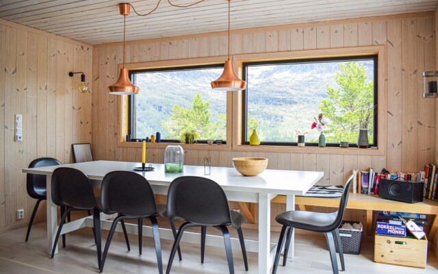 Beautiful Home in Skare With Wifi and 5 Bedrooms