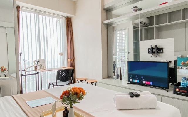 Warm And Minimalist 1Br Without Living Room Grand Kamala Lagoon Apartment – Guest Rooms – Bekasi