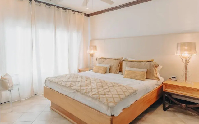 CR Luxury Altavista 2A 3 Bdrm