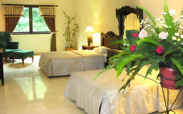 Royal Hotel and Convention Tretes