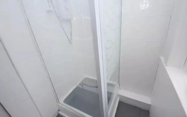 Flat in Glasgow,close to all Local Amenities,