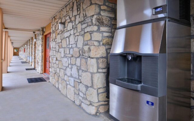 Americas Best Value Inn Buda Austin S