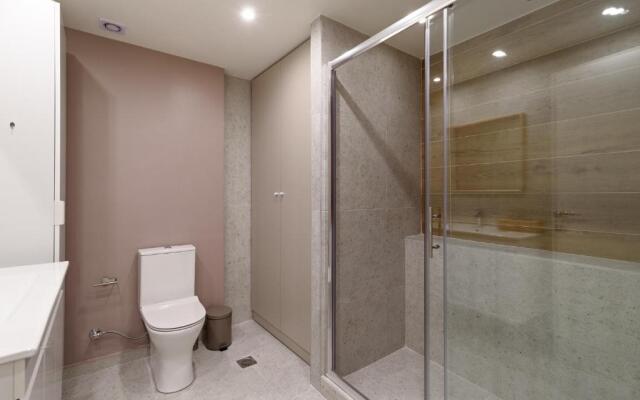 Blu & Marrone Suites-free parking at Superior apartment