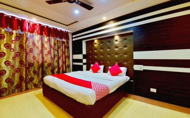 Hotel Paras By OYO Rooms