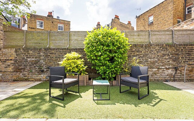 Charming Garden Studio