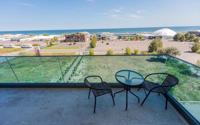 SOLID HOUSE STUDIO Vis-a-Vis de NUBA CLUB