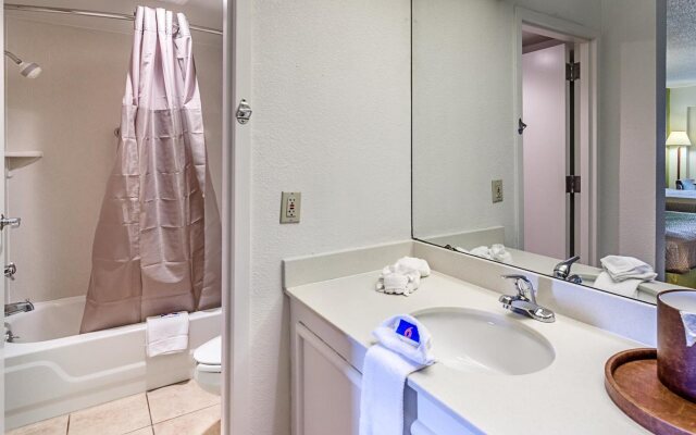 Travelodge by Wyndham Roanoke