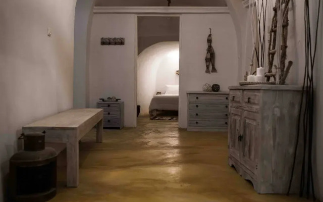 The Grand Cave House