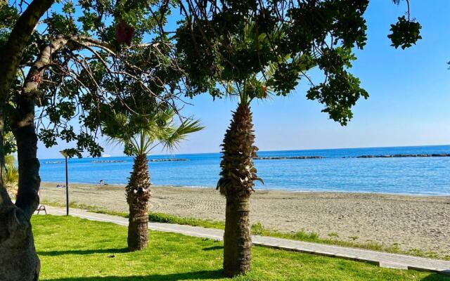 Dream Beachfront Bungalow