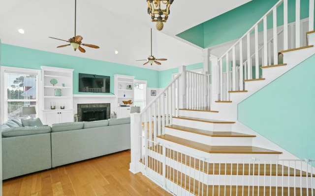 Beach House - Lazy Lagoon by PHG