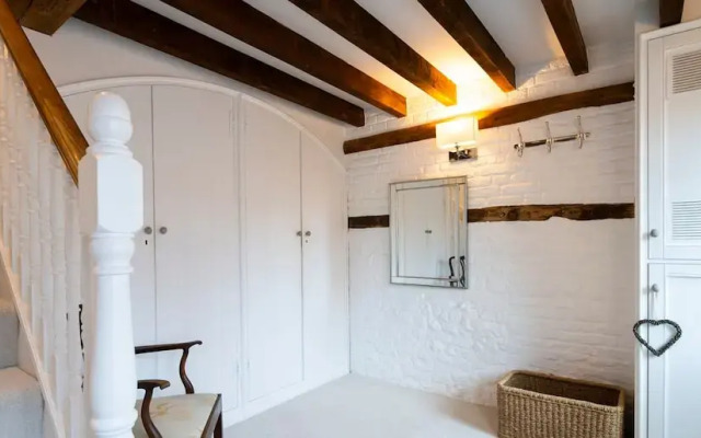 Stable Annex Bisham - Vibrant 1 Bed With Parking