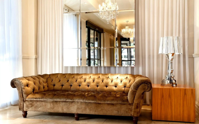Manhattan Hotel