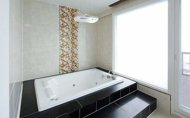 Pohang Sea Shore Pension