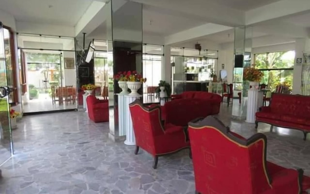 Las Poncianas Hotel