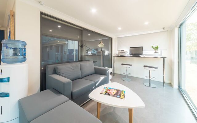 Batavia Apartments