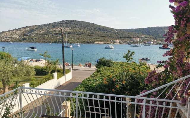 Srđan - 10 m From the Beach - A1