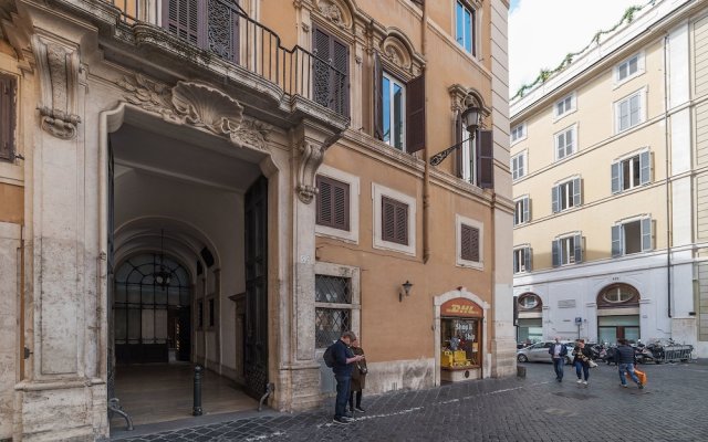 Montecitorio Lovely Apartment