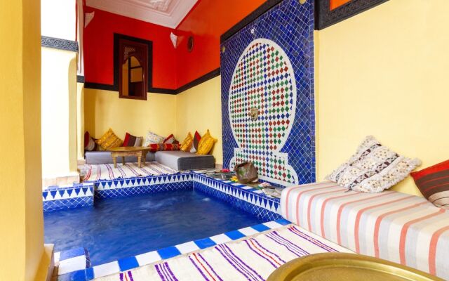 Riad Le Dromadaire Bleu by Weekome
