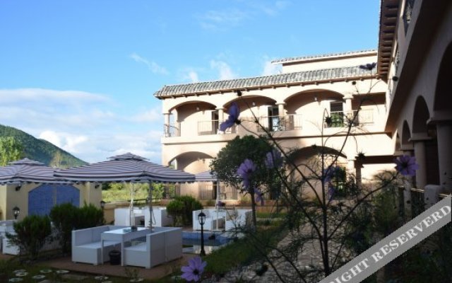 Lugu Lake Xiyue Wetland Landscape Hotel