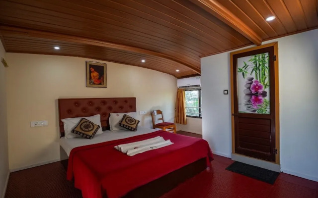 Coco HouseBoat