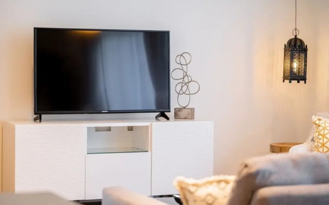 HiGuests Vacation Homes - City Walk B3