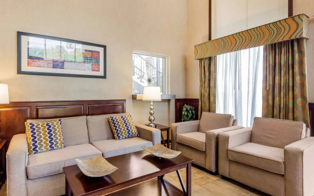 Quality Inn & Suites Sevierville - Pigeon Forge