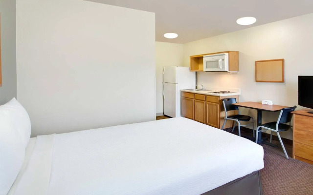 WoodSpring Suites Cincinnati Fairfield