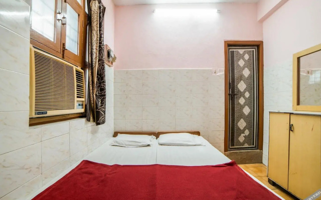 Sree Radha Lodge by OYO Rooms