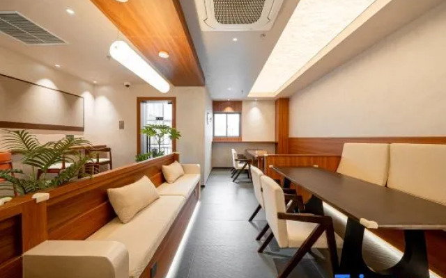 Xihe Hotel (Lujiazui Lancun Road Subway Station Branch)