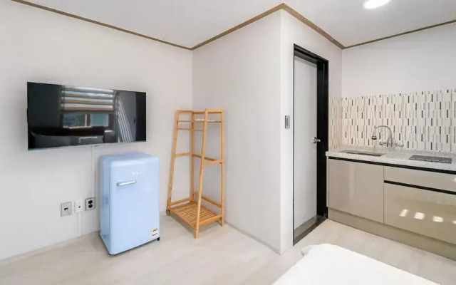 Goseong Leumeleu63 Pension