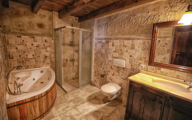 Traveller's Cave Hotel