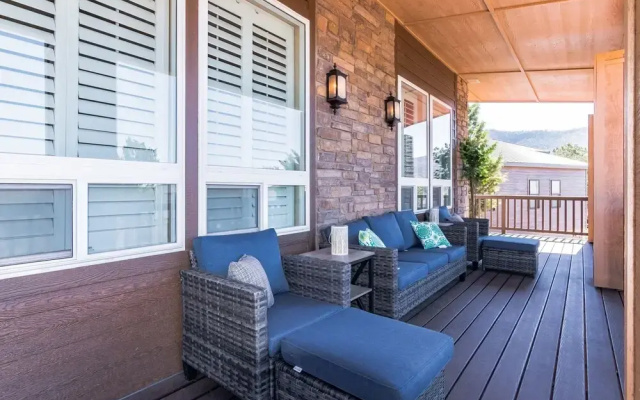 Elk Rim 1156 Pine 3 Bedroom Home by RedAwning