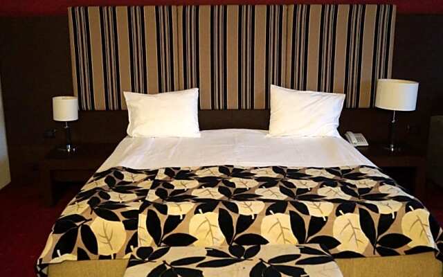 Hotel Wolf 2