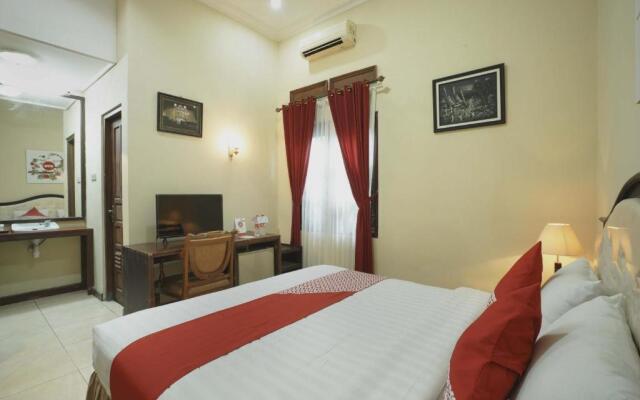 OYO 804 Ndalem Maharani Guest House