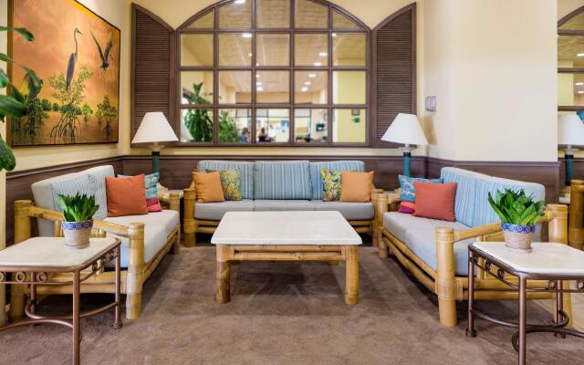 The Royal Islander – An All Suites Resort