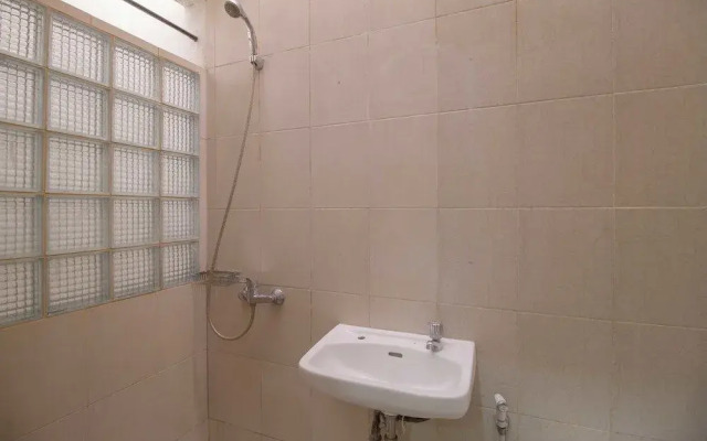 RedDoorz near Teras Kota 2