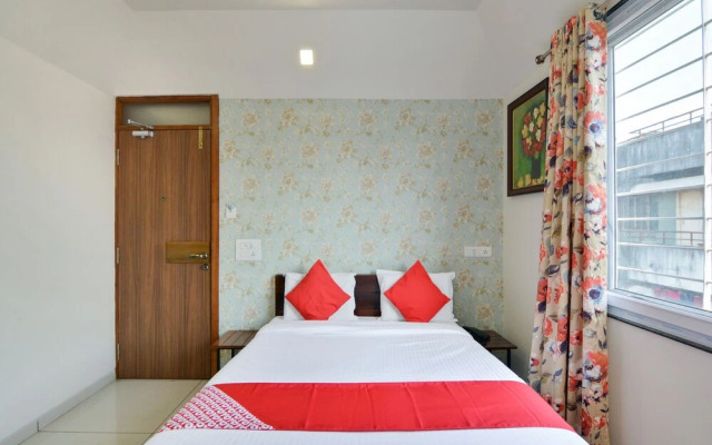 OYO 22827 Hotel Prafulla