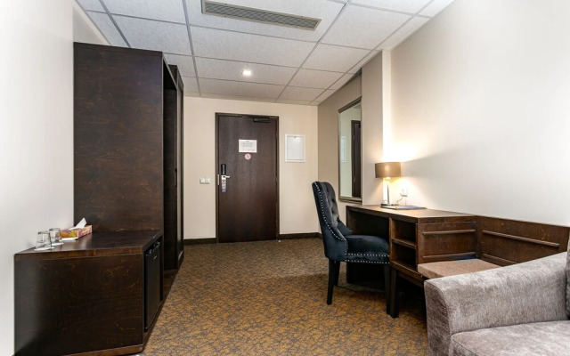Adoryal Hotel