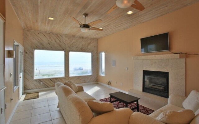 Ocean Front Beach Home Walking Distance to Flagler