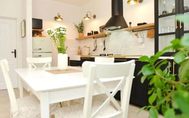 Bay House Rosohotnica