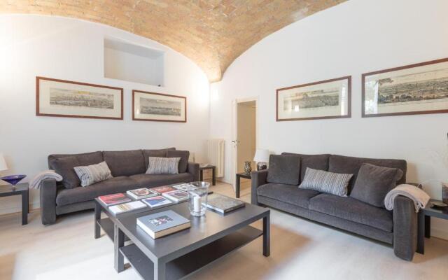 Amazing 4 bedrooms apartment with garden