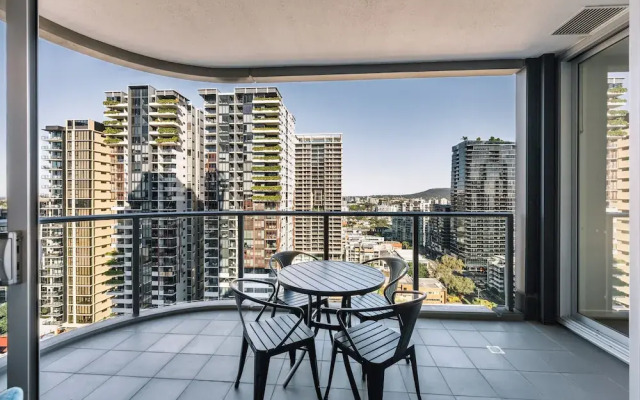 Art House Apartments by CLLIX