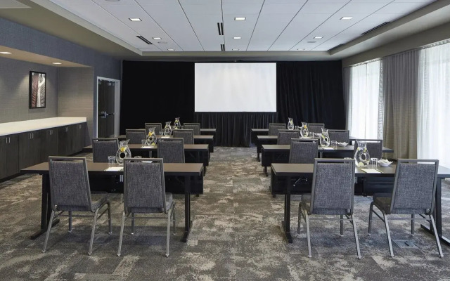 Courtyard by Marriott Minneapolis West