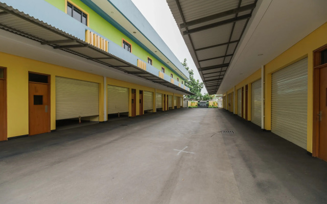 RedDoorz Plus near Ancol