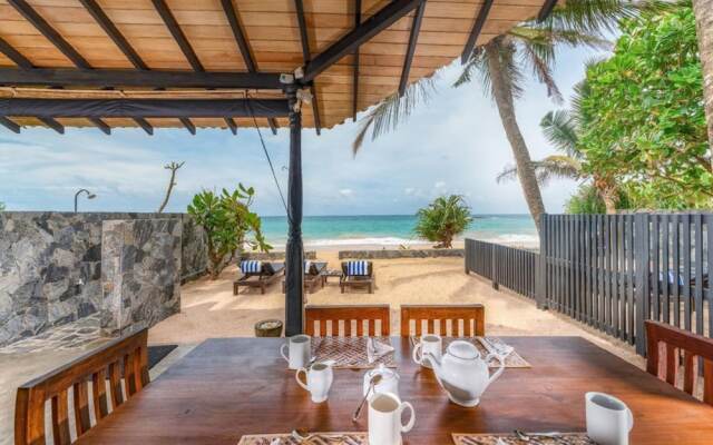 Blue Parrot Beach Villa