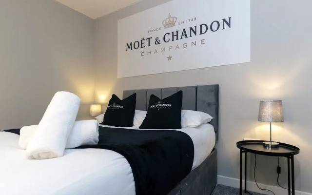 Champagne House - 3 Bedroom Townhouse