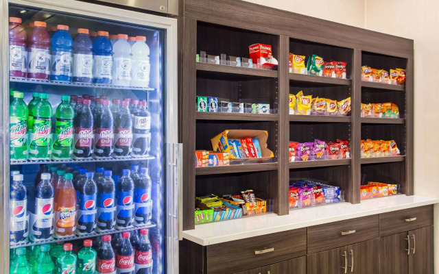 La Quinta Inn & Suites by Wyndham Pontoon Beach