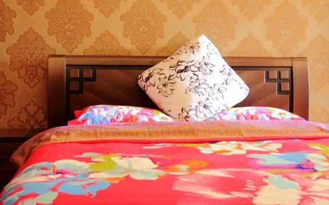 Dali Color Clouds Hall Inn