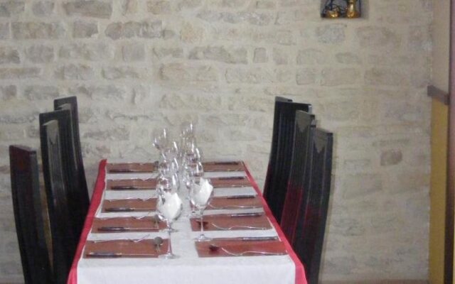 Les Lilas Des Deux Ponts