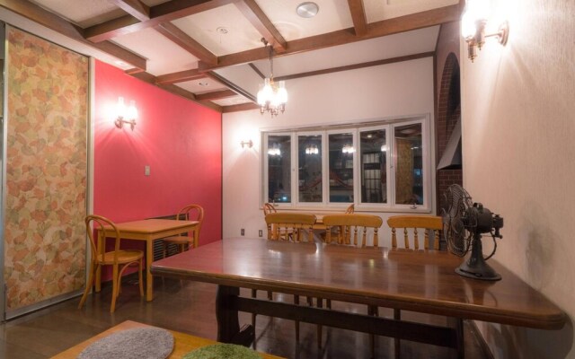 Guesthouse leaf